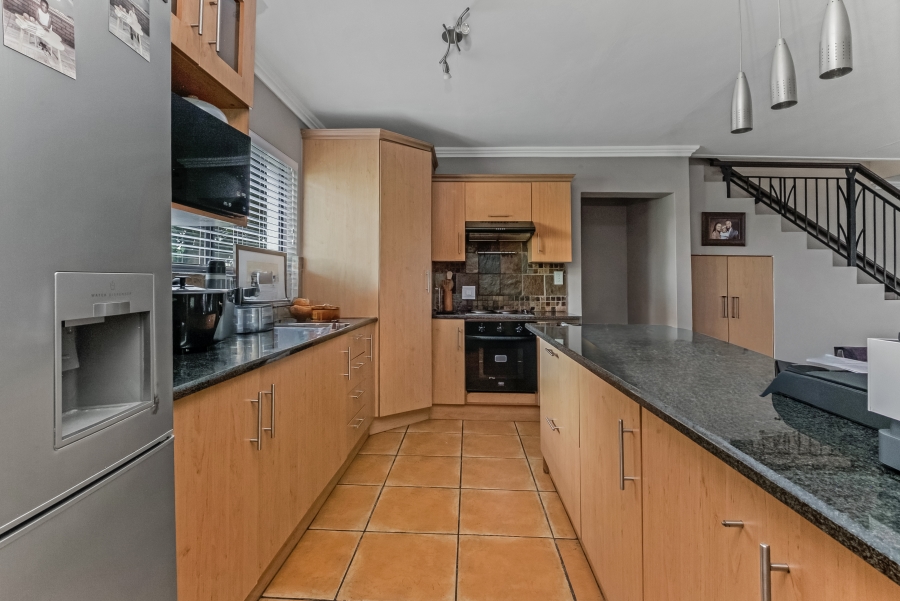 To Let 3 Bedroom Property for Rent in Fourways Gauteng