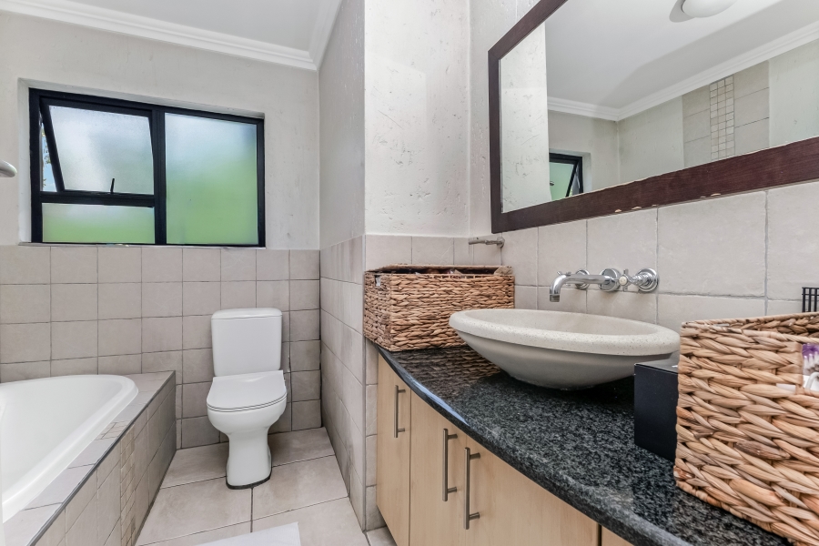 To Let 3 Bedroom Property for Rent in Fourways Gauteng