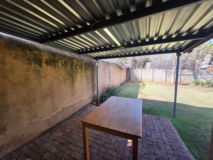 To Let 1 Bedroom Property for Rent in Queenswood Gauteng
