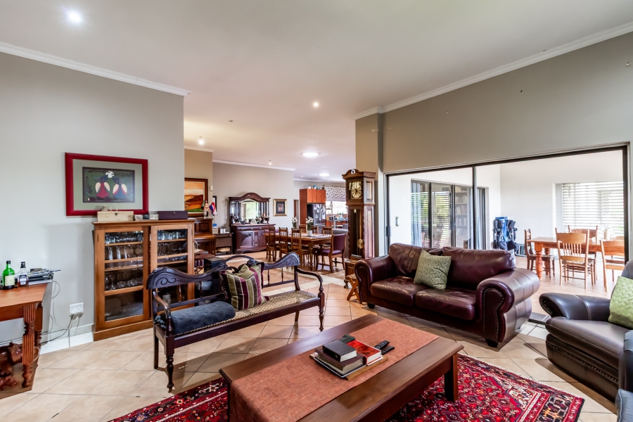 To Let 4 Bedroom Property for Rent in Waverley Gauteng