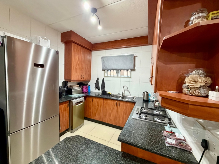 2 Bedroom Property for Sale in Bergtuin Gauteng