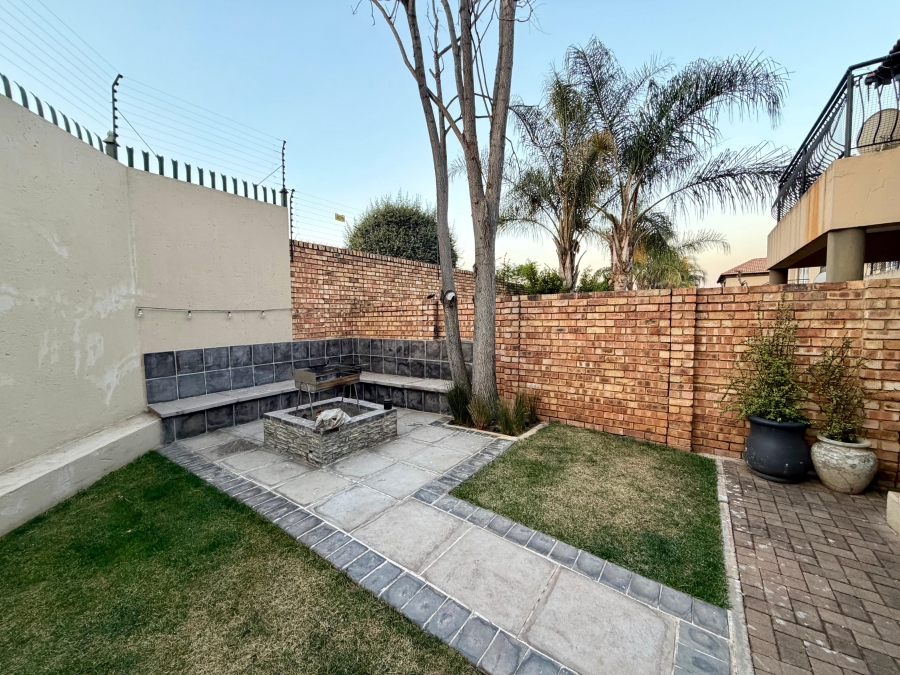 2 Bedroom Property for Sale in Bergtuin Gauteng