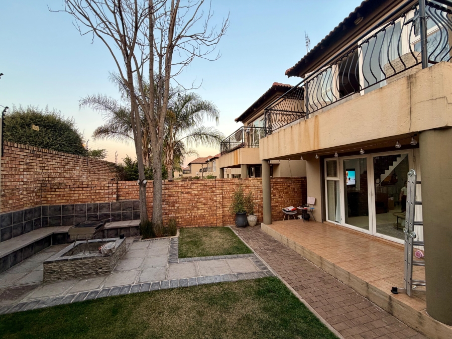 2 Bedroom Property for Sale in Bergtuin Gauteng
