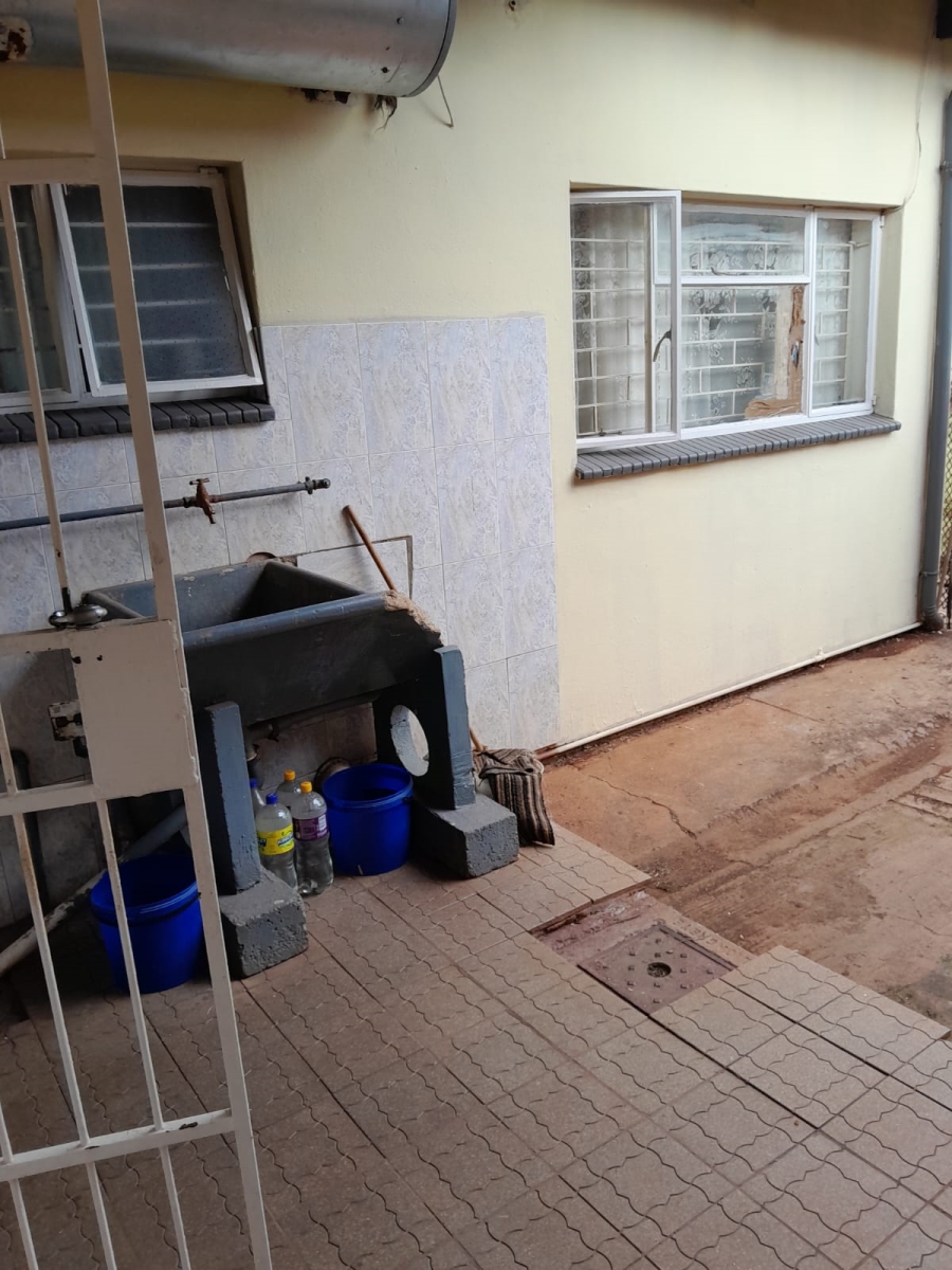 4 Bedroom Property for Sale in Laudium Gauteng