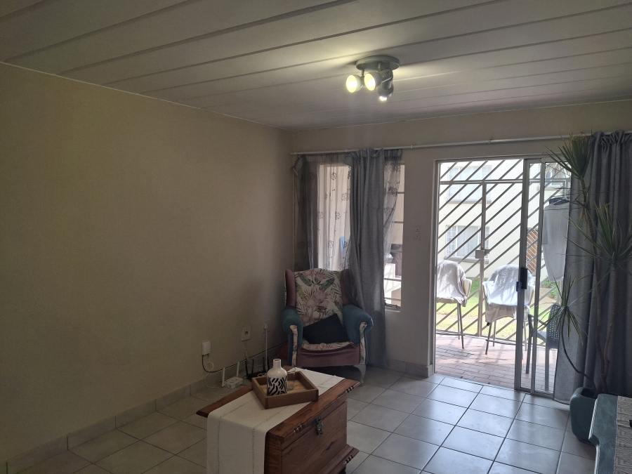 2 Bedroom Property for Sale in Garsfontein Gauteng