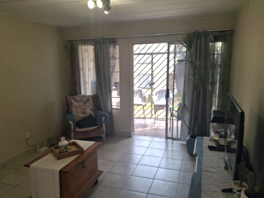 2 Bedroom Property for Sale in Garsfontein Gauteng