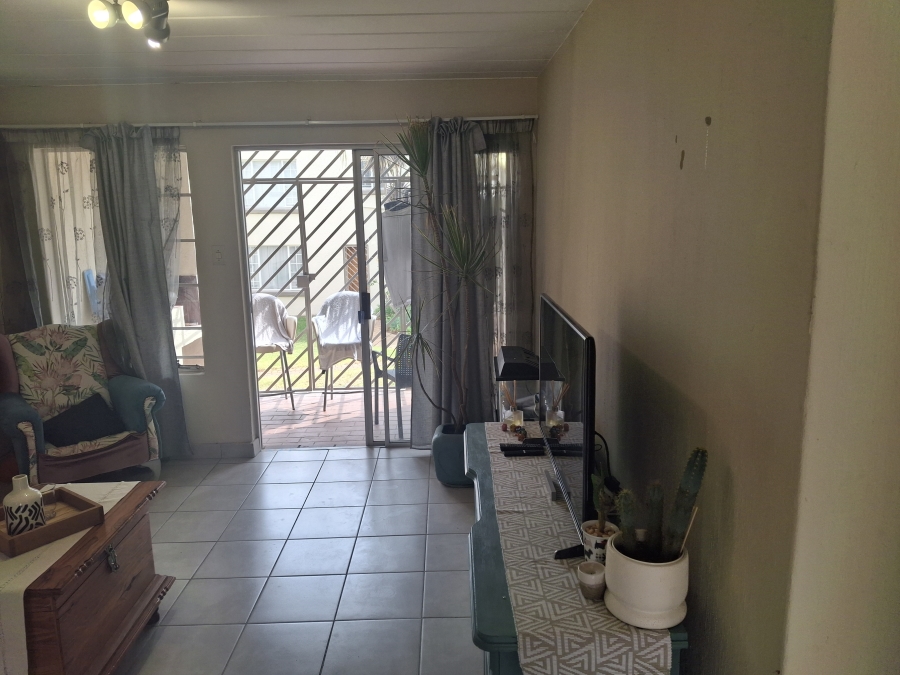 2 Bedroom Property for Sale in Garsfontein Gauteng