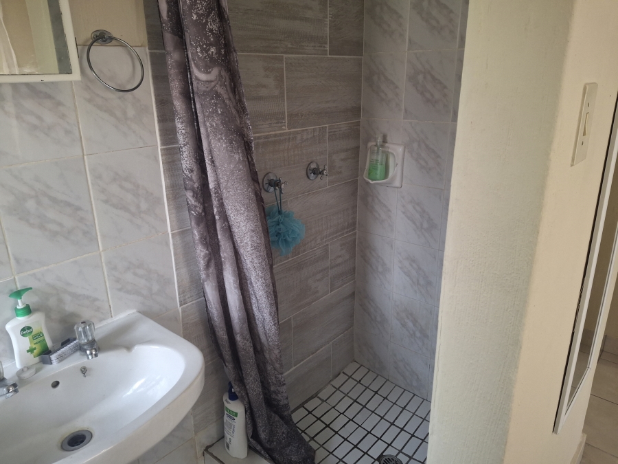 2 Bedroom Property for Sale in Garsfontein Gauteng