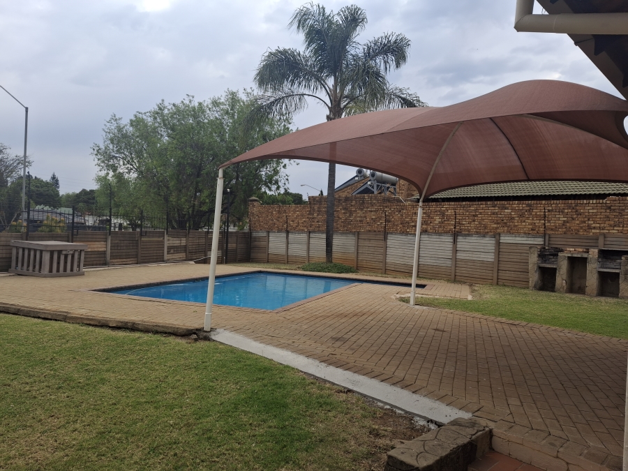 2 Bedroom Property for Sale in Garsfontein Gauteng