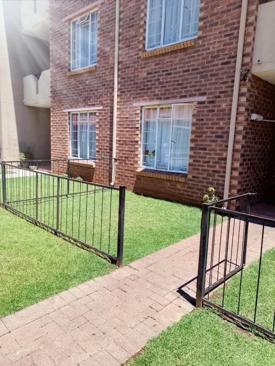 To Let 2 Bedroom Property for Rent in Comet Gauteng