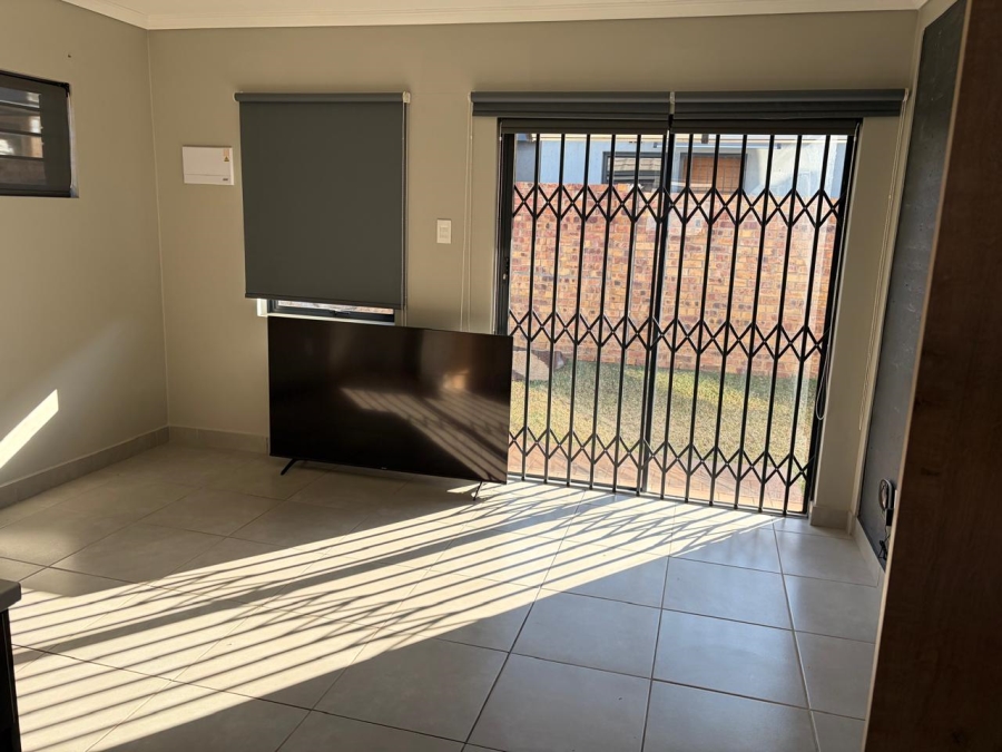 3 Bedroom Property for Sale in Nietgedacht Gauteng