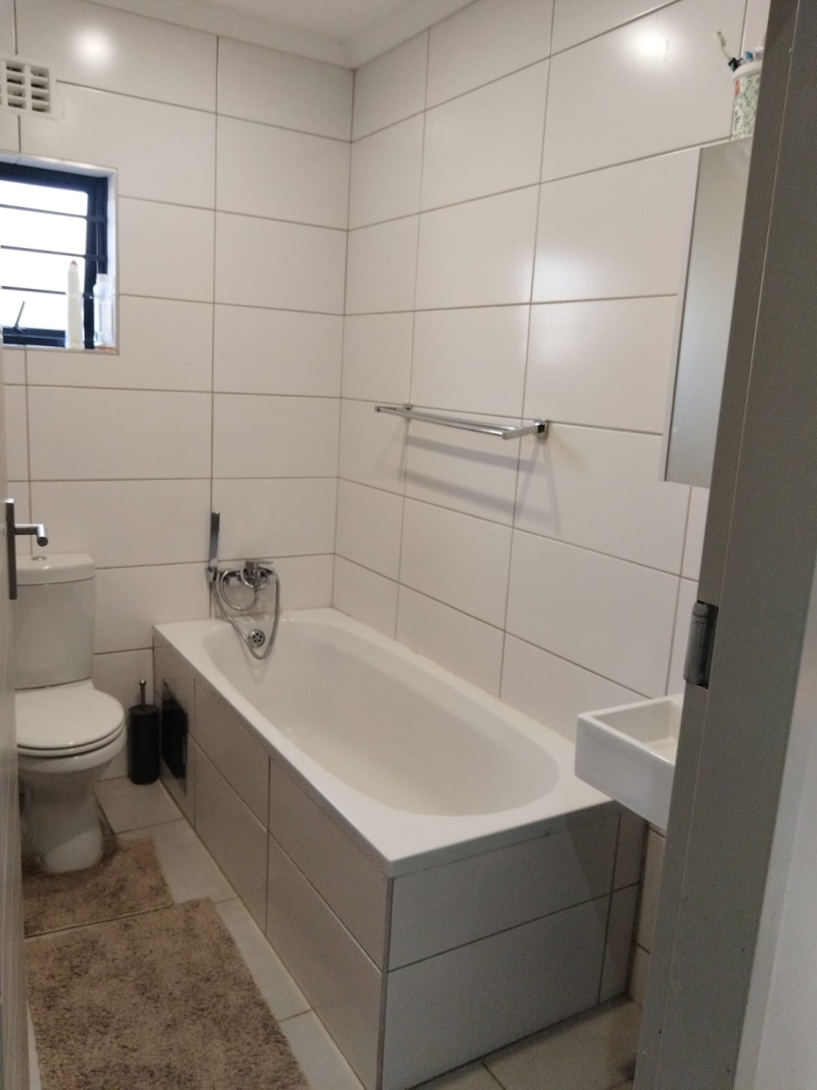 3 Bedroom Property for Sale in Nietgedacht Gauteng