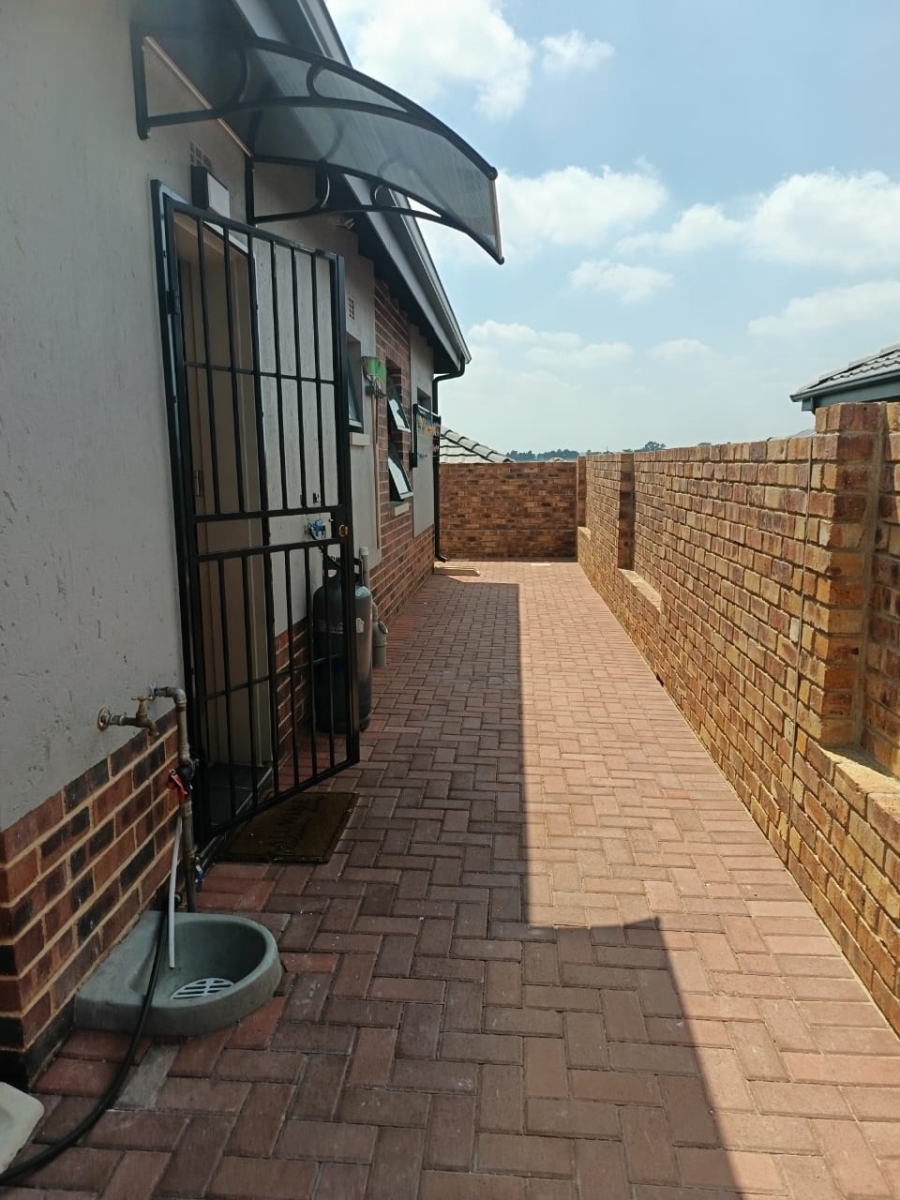 3 Bedroom Property for Sale in Nietgedacht Gauteng