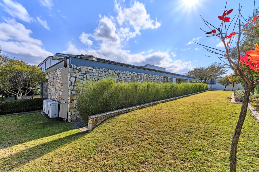 5 Bedroom Property for Sale in Waterfall Country Estate Gauteng