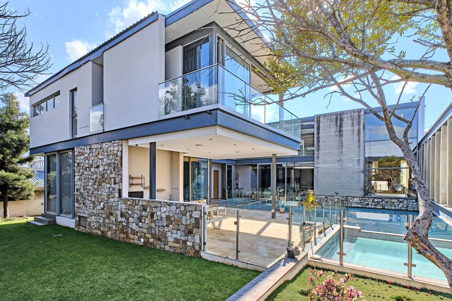 5 Bedroom Property for Sale in Waterfall Country Estate Gauteng