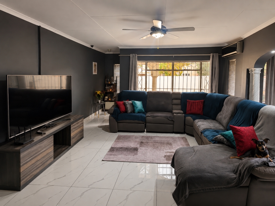 4 Bedroom Property for Sale in Brackendowns Gauteng