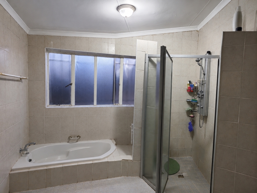 4 Bedroom Property for Sale in Brackendowns Gauteng