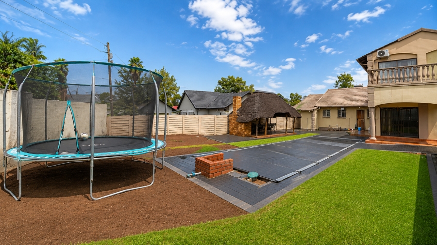 4 Bedroom Property for Sale in Brackendowns Gauteng