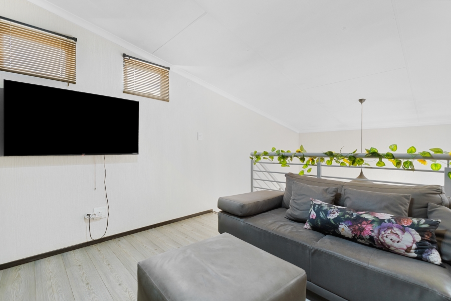 3 Bedroom Property for Sale in Broadacres Gauteng
