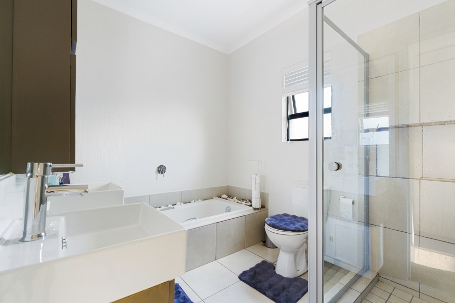 3 Bedroom Property for Sale in Broadacres Gauteng