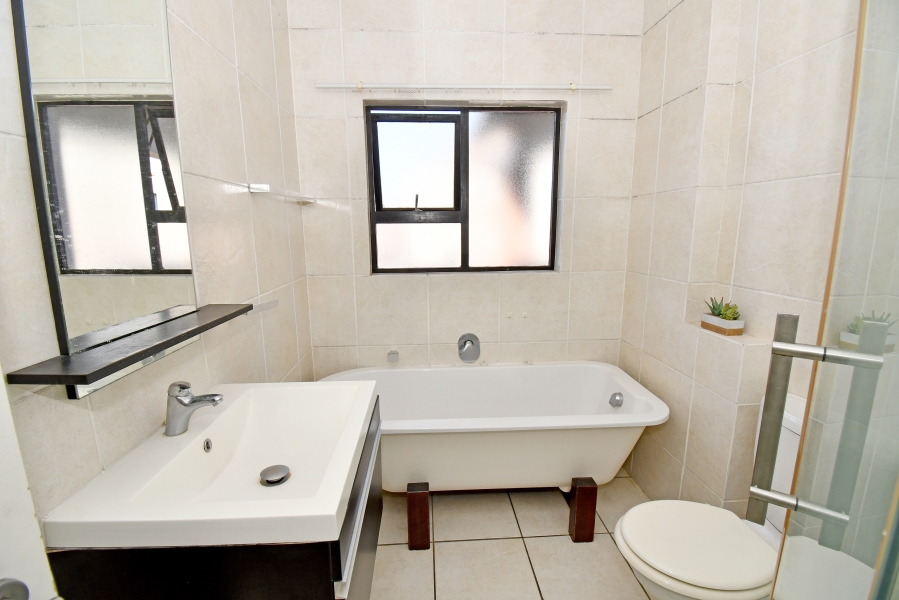 2 Bedroom Property for Sale in Noordhang Gauteng
