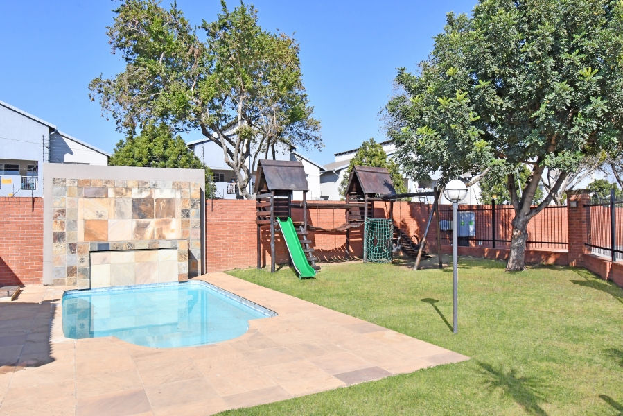 2 Bedroom Property for Sale in Noordhang Gauteng