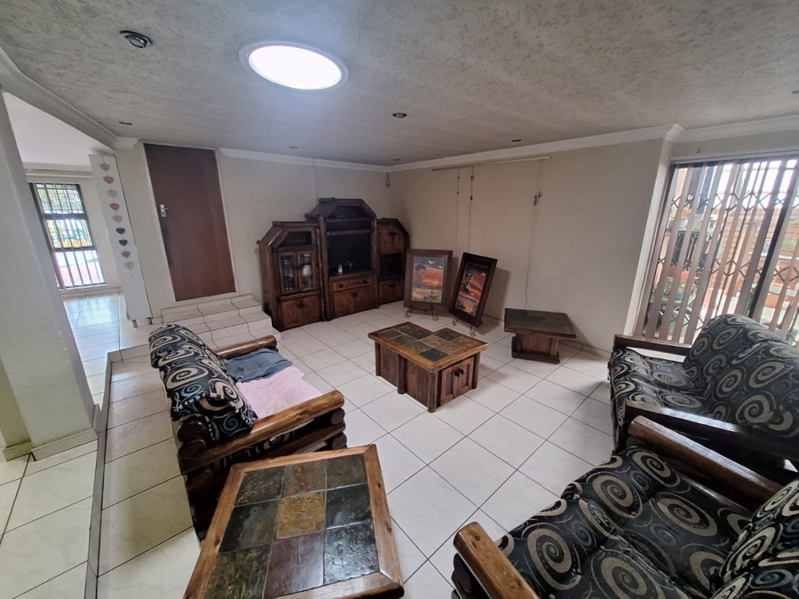 4 Bedroom Property for Sale in Vanderbijlpark SE 7 Gauteng