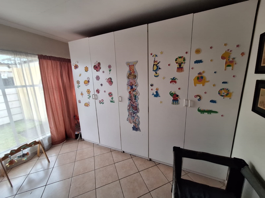 4 Bedroom Property for Sale in Vanderbijlpark SE 7 Gauteng