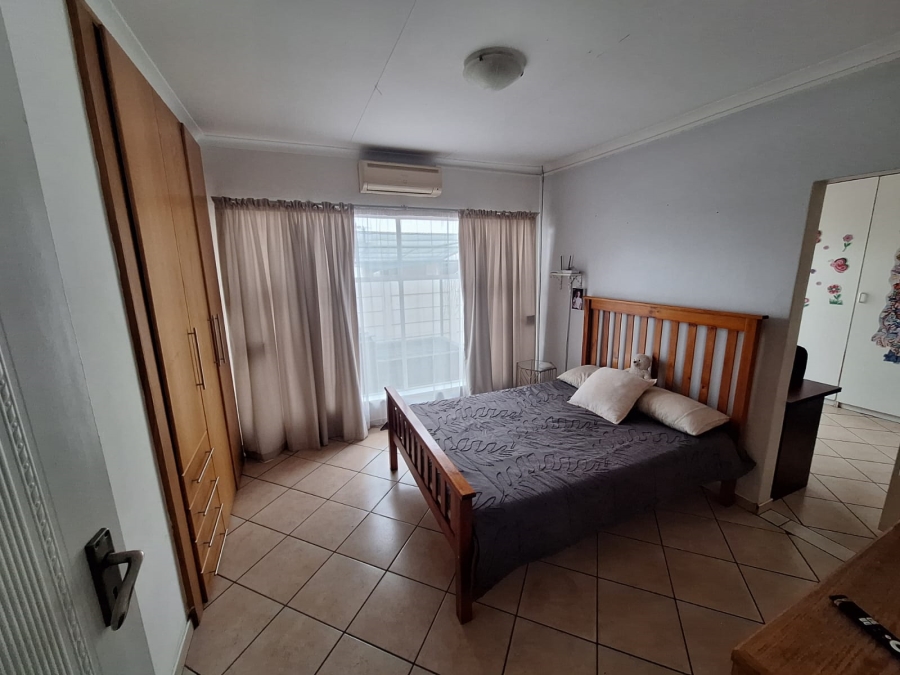 4 Bedroom Property for Sale in Vanderbijlpark SE 7 Gauteng