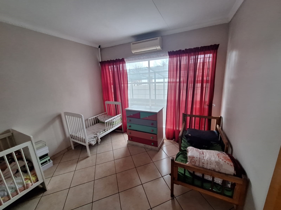 4 Bedroom Property for Sale in Vanderbijlpark SE 7 Gauteng