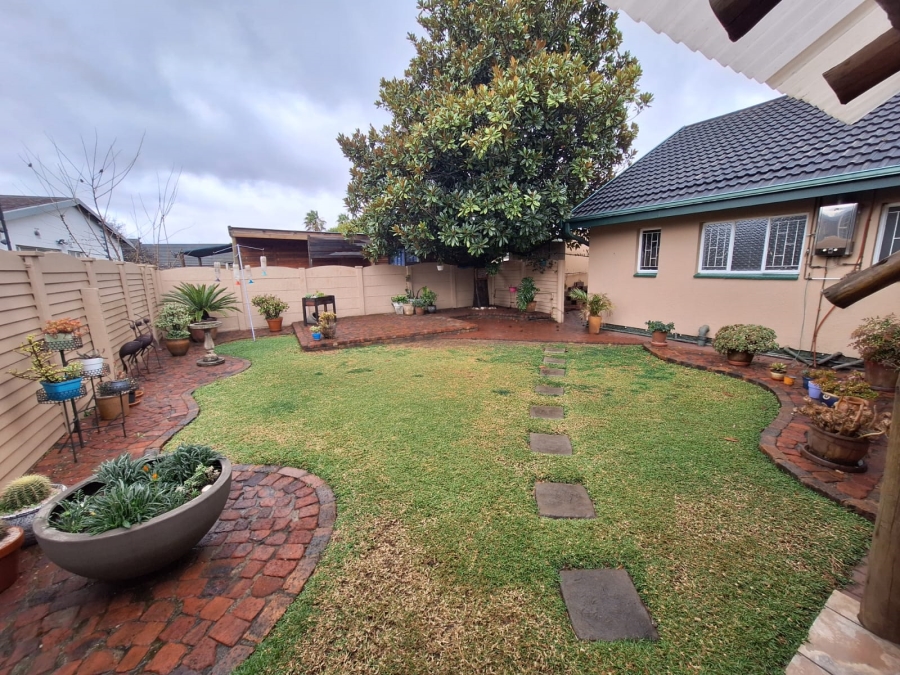 4 Bedroom Property for Sale in Vanderbijlpark SE 7 Gauteng