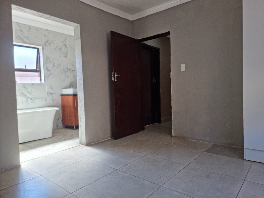 4 Bedroom Property for Sale in Sebokeng Zone 10 Gauteng