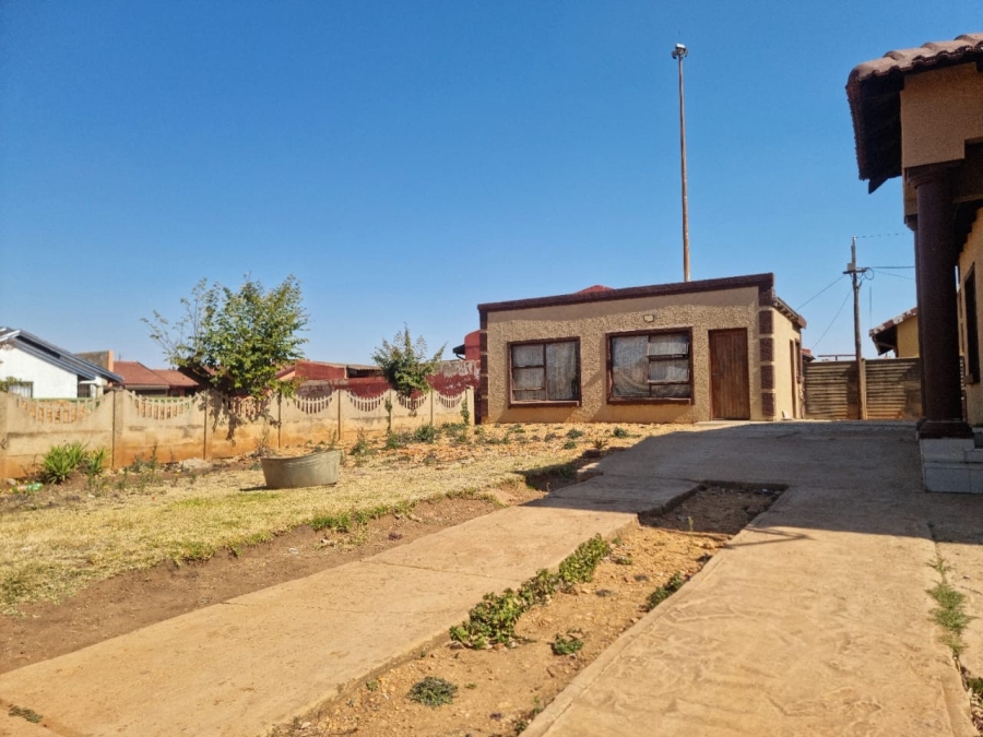 4 Bedroom Property for Sale in Sebokeng Zone 10 Gauteng
