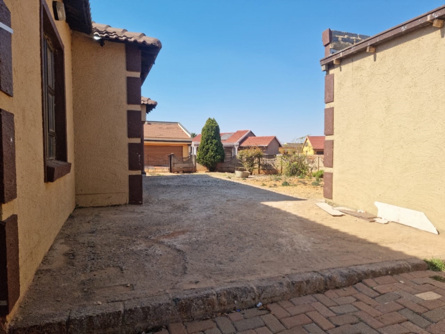 4 Bedroom Property for Sale in Sebokeng Zone 10 Gauteng