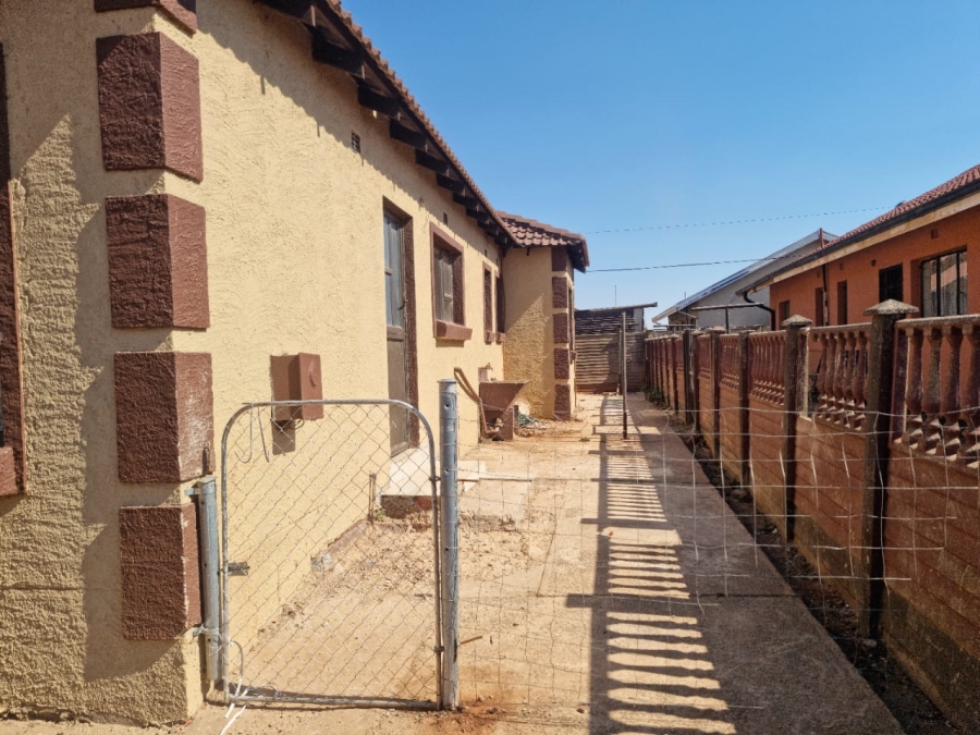 4 Bedroom Property for Sale in Sebokeng Zone 10 Gauteng