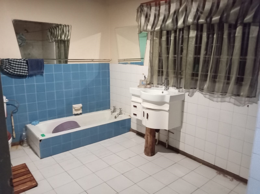 4 Bedroom Property for Sale in Mullerstuine Gauteng