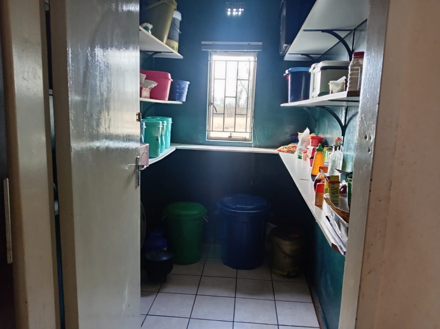 4 Bedroom Property for Sale in Mullerstuine Gauteng