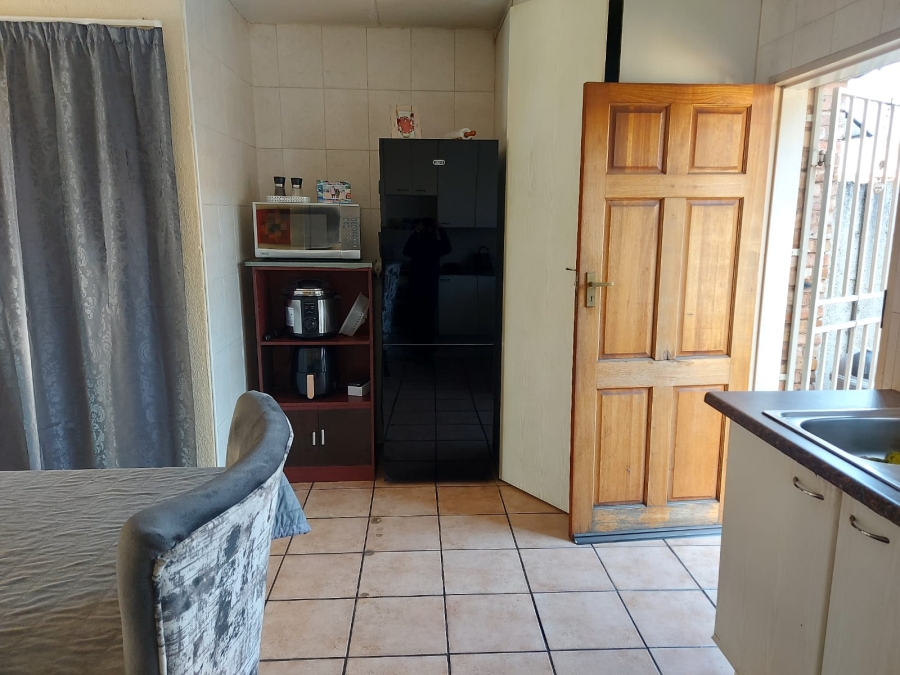 2 Bedroom Property for Sale in Sonneglans Gauteng