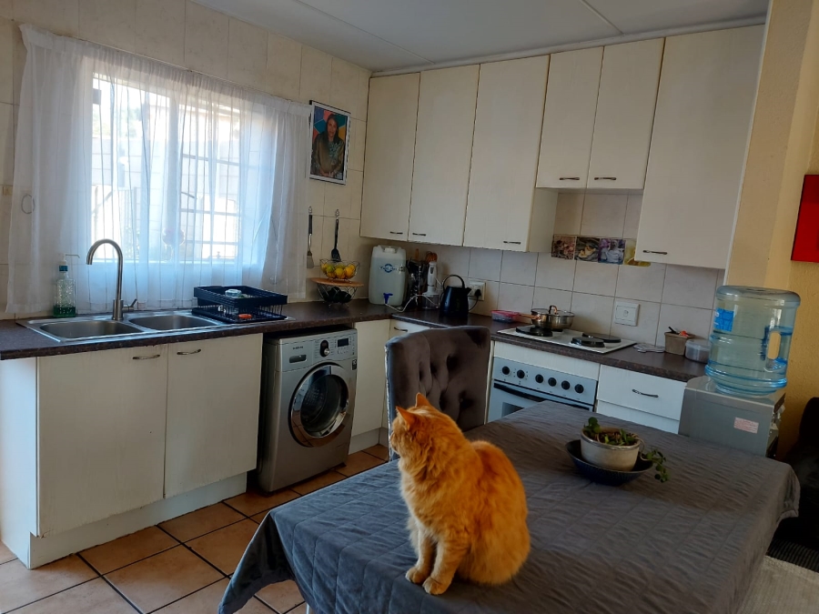 2 Bedroom Property for Sale in Sonneglans Gauteng