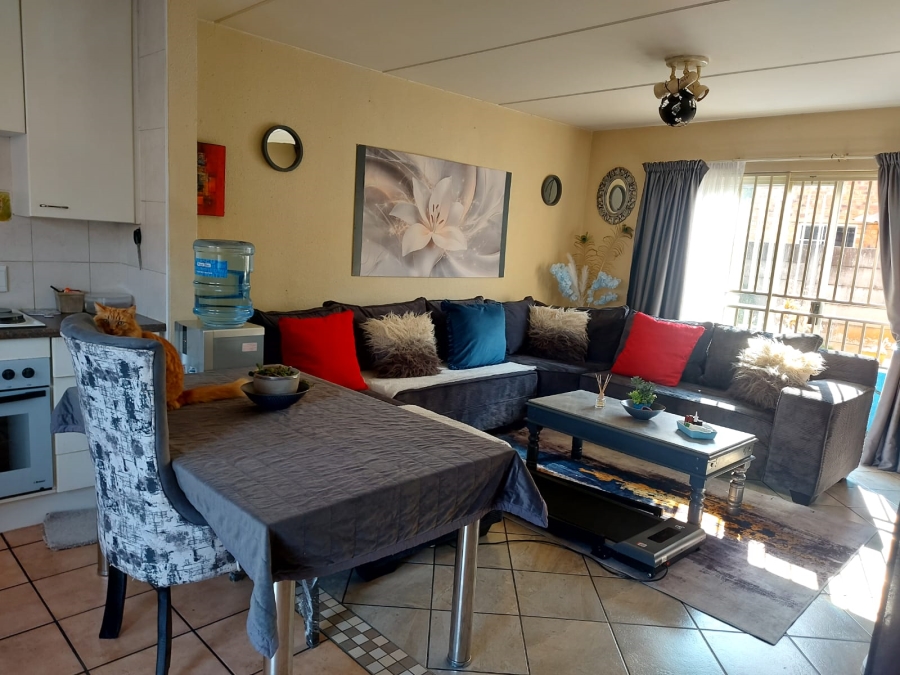 2 Bedroom Property for Sale in Sonneglans Gauteng