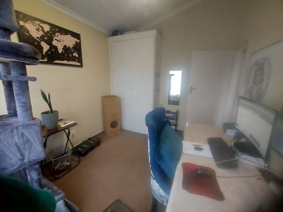 2 Bedroom Property for Sale in Sonneglans Gauteng