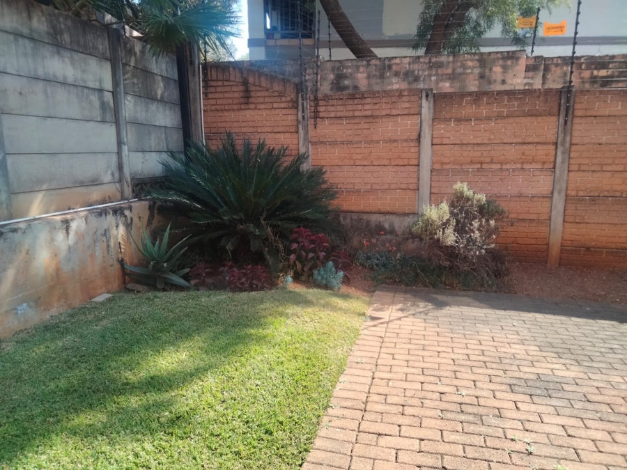 2 Bedroom Property for Sale in Sonneglans Gauteng