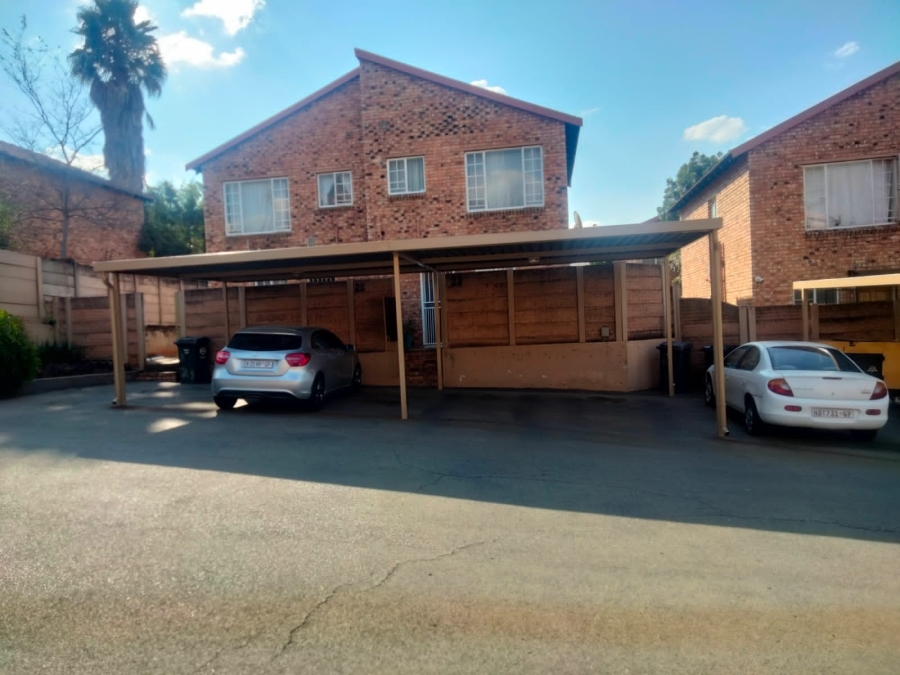 2 Bedroom Property for Sale in Sonneglans Gauteng