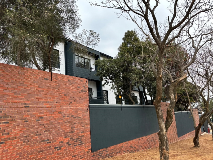 To Let 2 Bedroom Property for Rent in Bryanston Gauteng