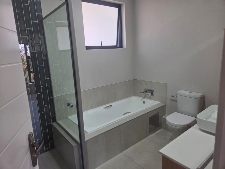 To Let 2 Bedroom Property for Rent in Bryanston Gauteng