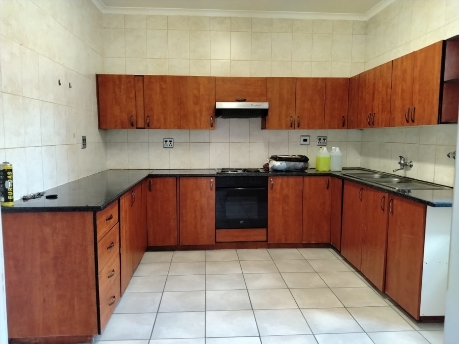 9 Bedroom Property for Sale in Dalview Gauteng