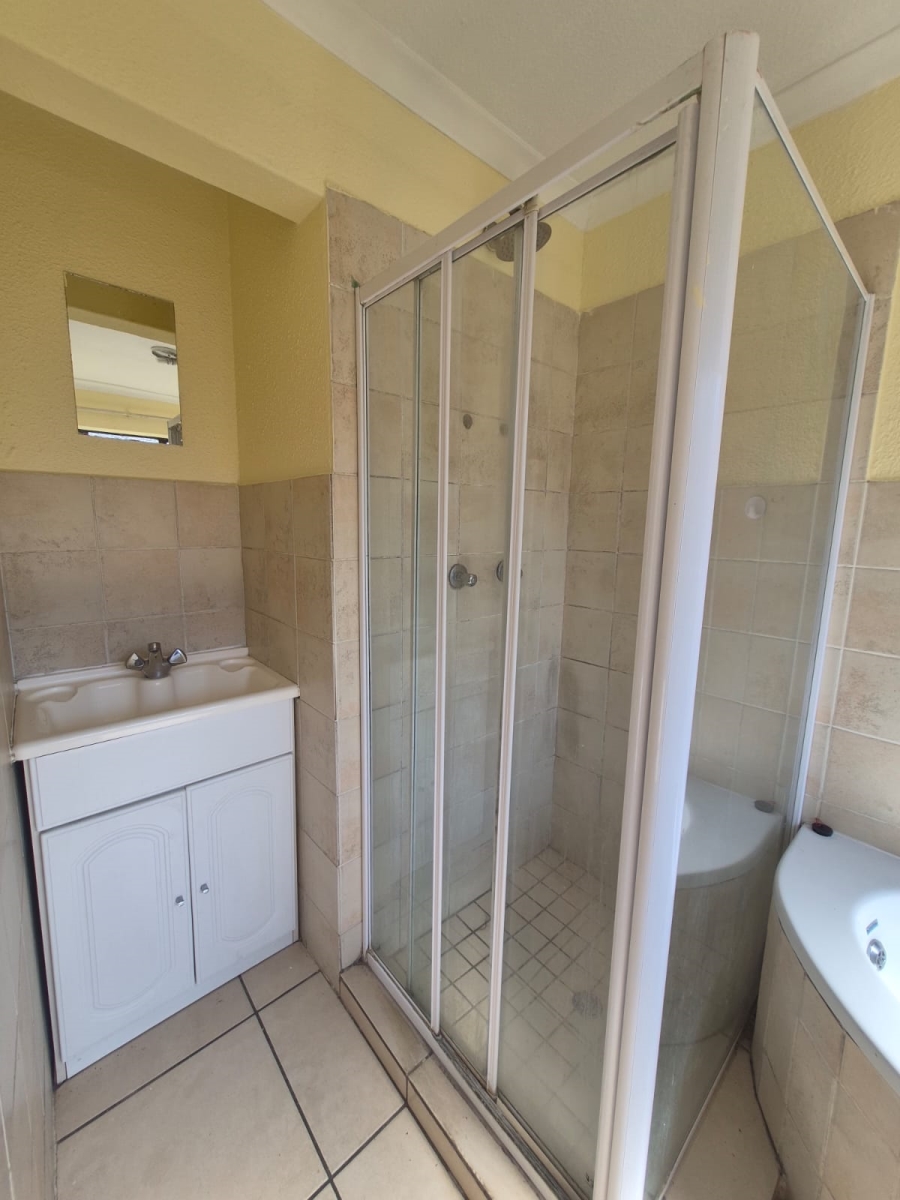 3 Bedroom Property for Sale in Edleen Gauteng