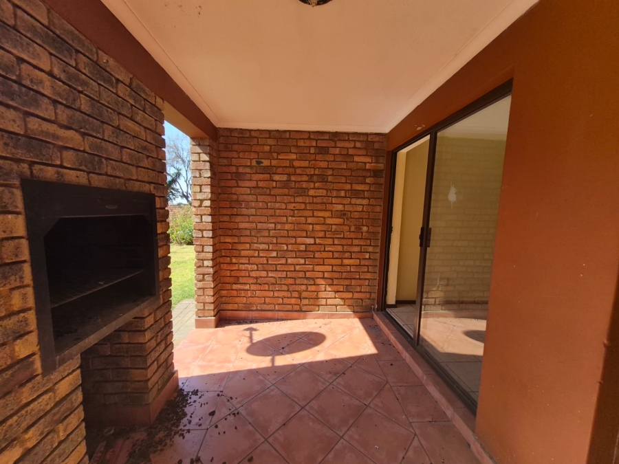 3 Bedroom Property for Sale in Edleen Gauteng