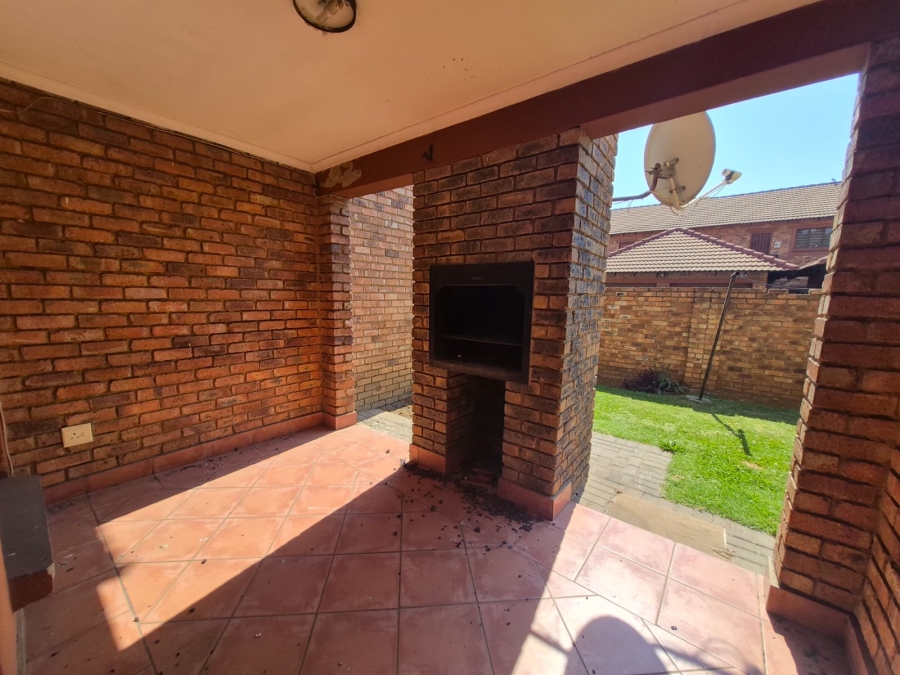 3 Bedroom Property for Sale in Edleen Gauteng