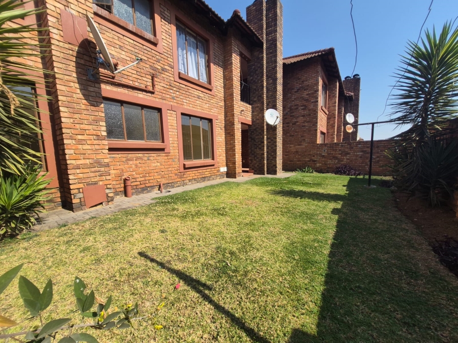 3 Bedroom Property for Sale in Edleen Gauteng